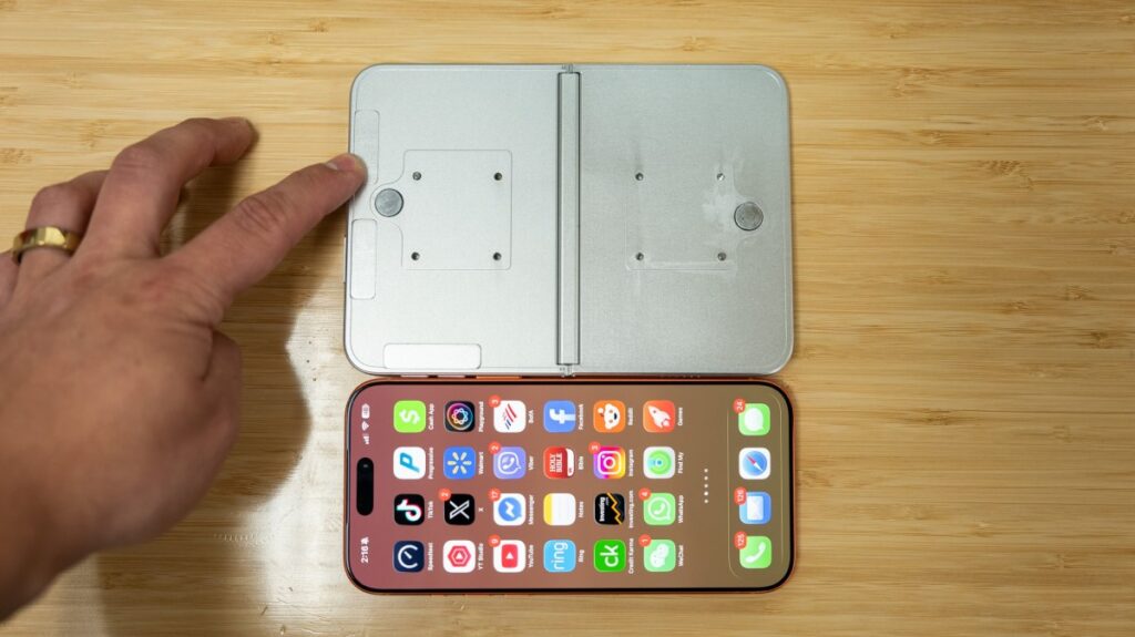 Des maquettes de la série iPhone 18 Pro et iPhone Ultra sont apparues