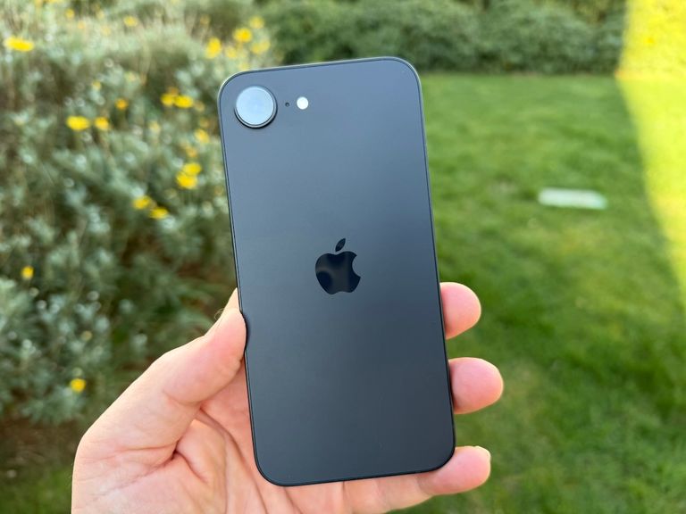 Apple pourrait opter pour un recadrage sur l'iPhone 18 et réduire la différence 18e