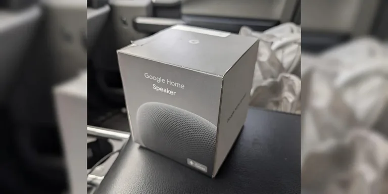 Le détail caché du Google Home Speaker a été révélé grâce aux premières ventes