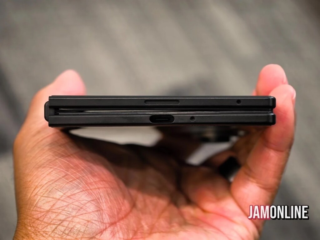 Le Galaxy Z Fold 8 est apparu en noir cette fois