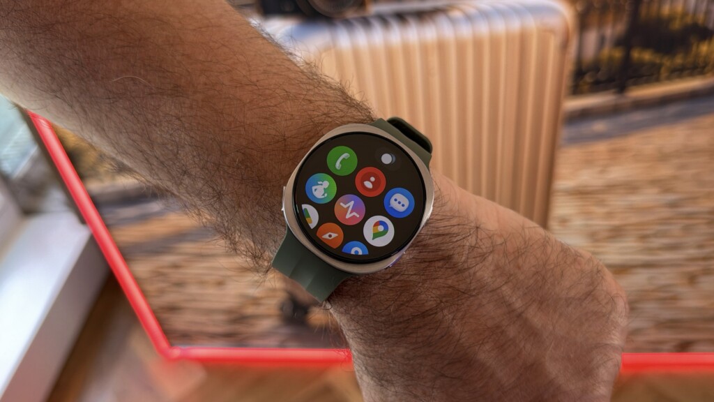 Galaxy Watch Ultra 2 surprise : une batterie beaucoup plus grande rentre dans un corps plus fin