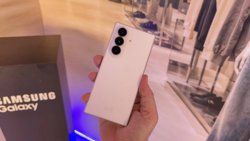 Samsung a présenté deux nouveaux modèles Fold : la version Ultra est livrée avec un appareil photo de 200 MP