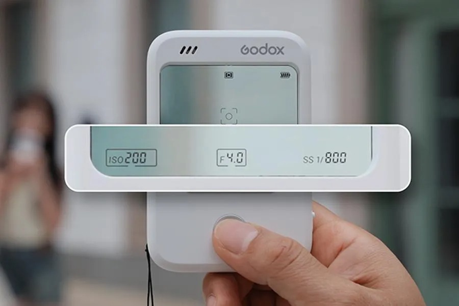 Godox C100 prend des photos avec un viseur transparent au lieu d'un écran