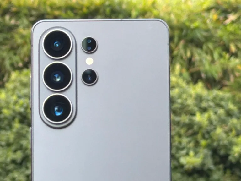 La triple caméra du Galaxy S27 Ultra pourrait ne pas utiliser le design attendu