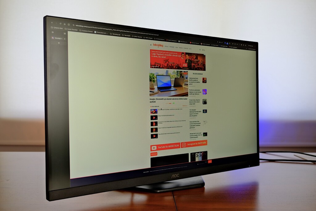Comment est le moniteur de jeu pour le travail et les films ? Examen de l'AOC Q27G4XF