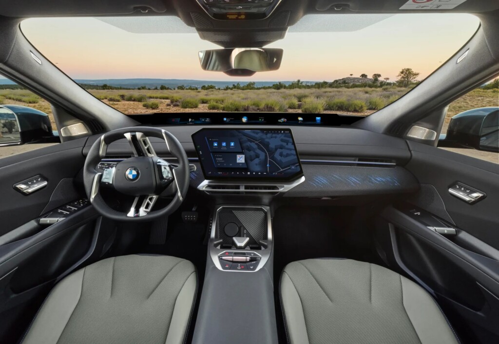 La BMW iX4 offre 688 kilomètres d'autonomie et jusqu'à 603 chevaux